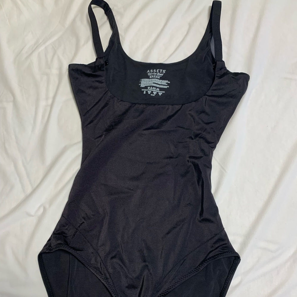 Assets by Spanx black bodysuit